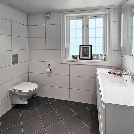 بيت للعطل 4 Bedroom Lovely In Hovet