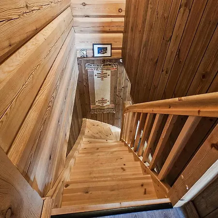 4 Bedroom Lovely In بيت للعطل