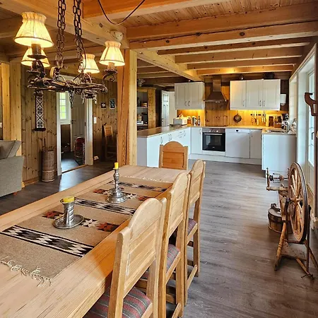بيت للعطل 4 Bedroom Lovely In *